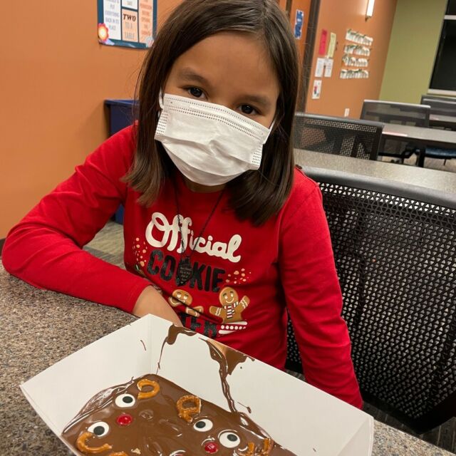 Last week, Club members in Menasha made their own "Reindeer Bark" and "Snowman Bark" by melting chocolate, decorating it, and breaking their creations into little pieces to eat. The kids had a blast making this simple, fun, and delicious holiday treat!